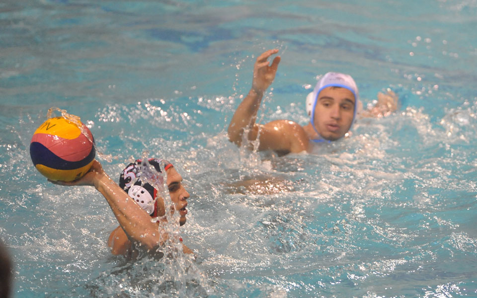 εσπασαν-το-ρόδι-και-ελπίζουν-οι-ερυθρ-2004021