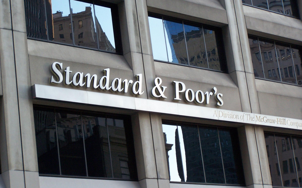 standard-poors-υποβάθμισε-την-ουκρανία-λόγω-τη-2003691