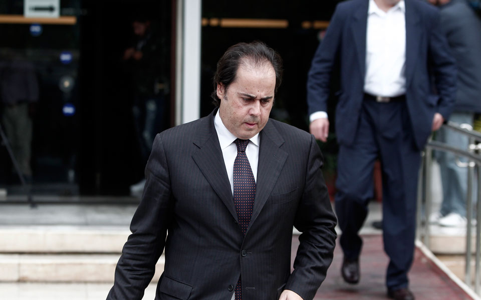 ο-τριπλός-ρόλος-του-κ-παπασταύρου-2003261