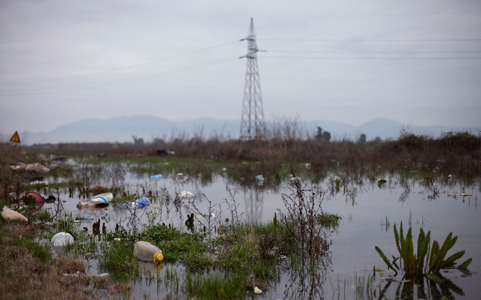 η-καμόρα-φέρνει-τοξικά-απόβλητα-στα-βα-2004214