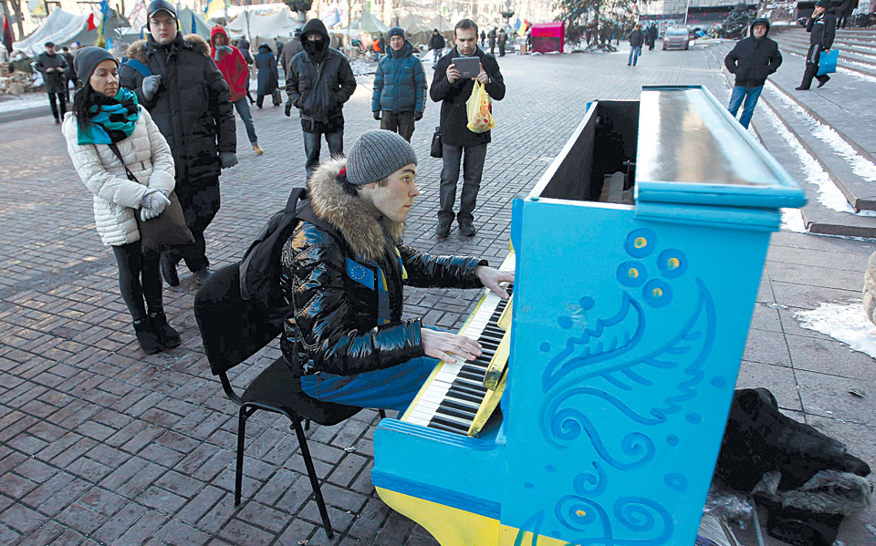 βοήθεια-στην-ουκρανία-υπόσχονται-ηπα-2004884