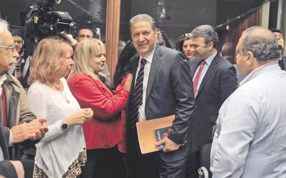 η-θέα-των-αστυνομικών-ενοχλεί-τον-γαβρ-2005558