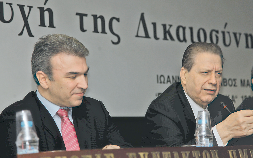 μάχη-με-λάβαρο-την-τιμιότητα-2005752