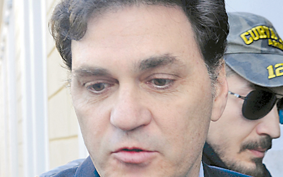 α-φιλιππίδης-συμφέροντες-οι-χειρισμ-2006399