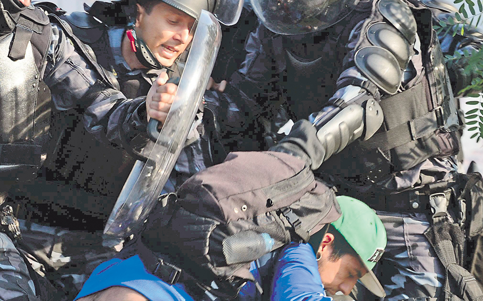 διαρκείς-ταραχές-στη-βραζιλία-του-μου-2007231