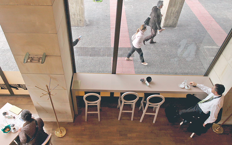 πόλη-χωρισμένη-σε-δύο-κόσμους-2006724