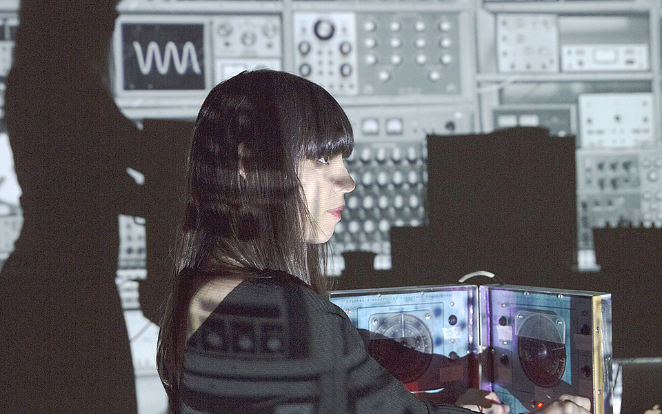 ντέλια-ντέρμπισαϊρ-μια-συνθέτρια-στ-2008394