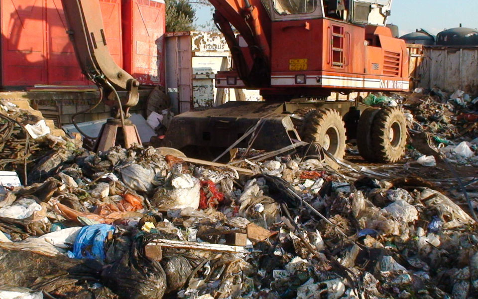 τοξική-βόμβα-δίπλα-σε-σπίτια-και-περ-2005492