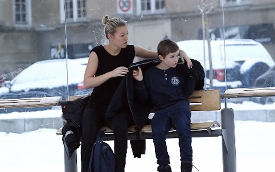 θα-έδινες-το-παλτό-σου-στον-γιοχάνες-2009037