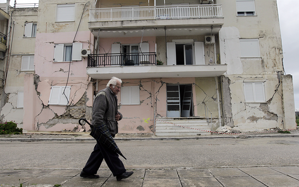 μεταφορά-140-κρεβατιών-στην-κεφαλονιά-2005894