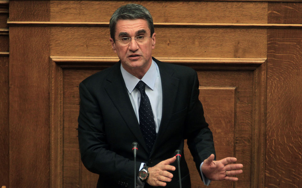 κόβονται-οι-γέφυρες-μεταξύ-λοβέρδου-δ-2005128