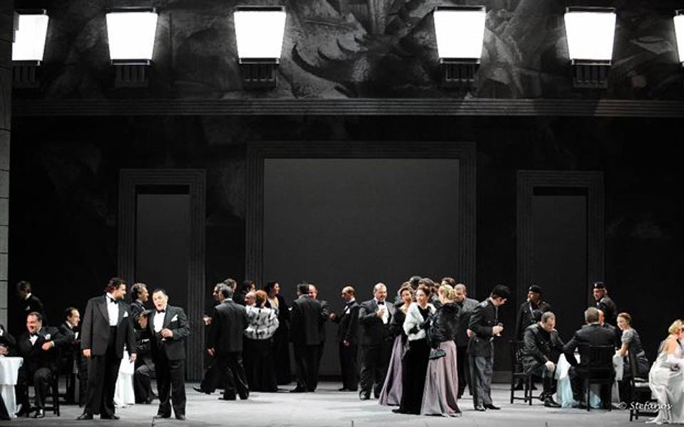 αναβάλλεται-η-πρεμιέρα-της-νυχτερίδ-2008552