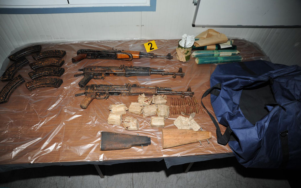 στον-επαναστατικό-αγώνα-παραπέμπε-2004668