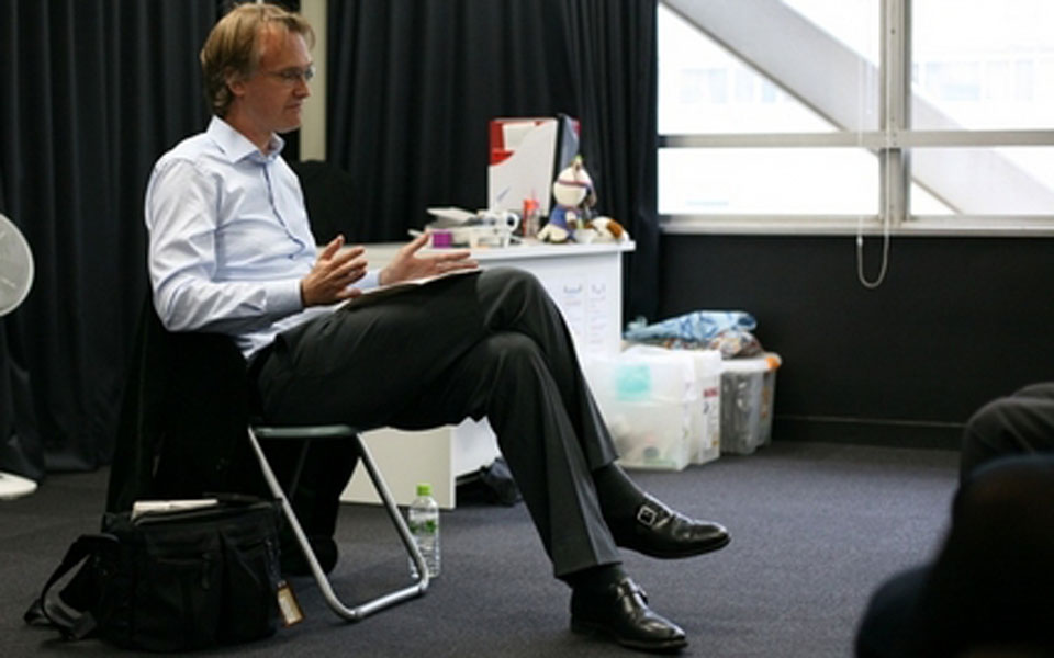 οταν-ακόμα-και-η-θάλασσα-αφήνει-πίσω-τη-2006939