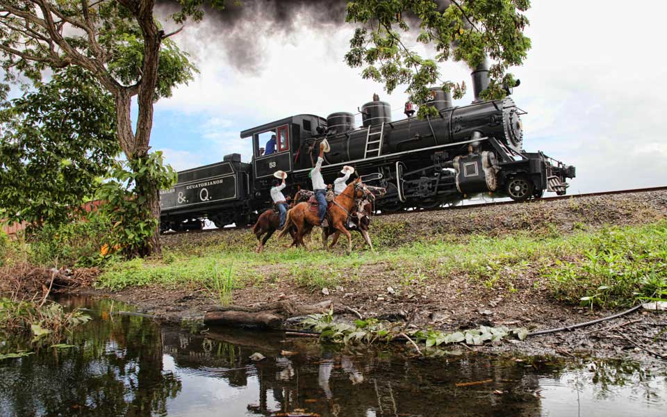 το-θρυλικό-tren-crucero-διασχίζει-ξανά-τις-ανδει-2008437