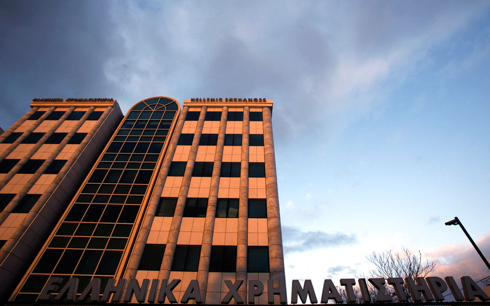 το-χ-α-σκαρφάλωσε-στις-1-25007-μονάδες-2005519