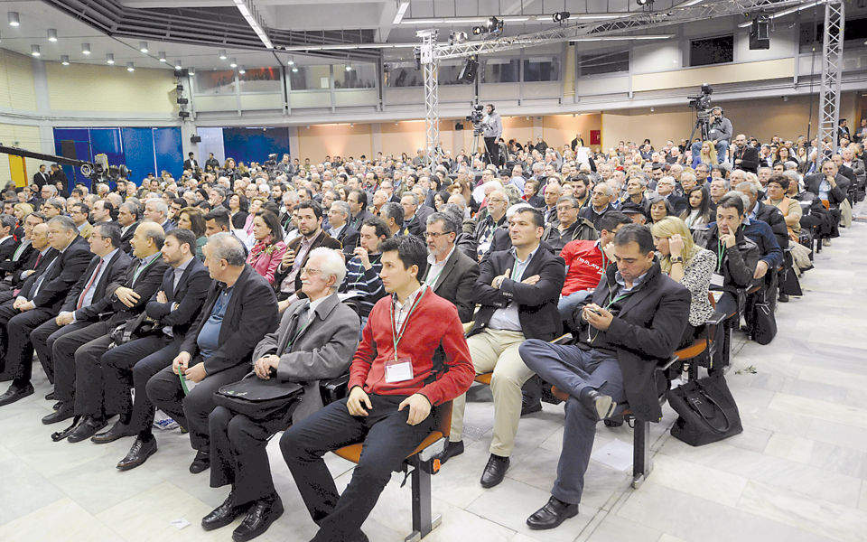 μετανάστευση-πασοκ-σε-ελαιώνα-2012058