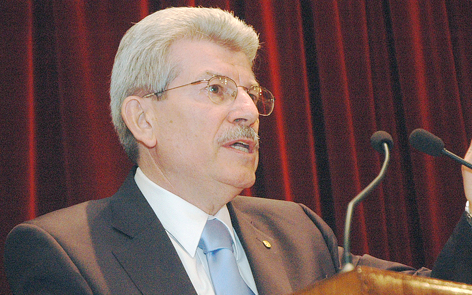 κεντρικός-τραπεζίτης-απόφοιτος-λυκε-2012120