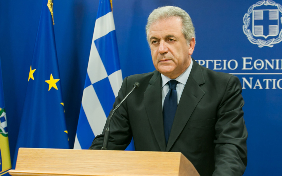 φως-στην-παραλαβή-των-τεσσάρων-υποβρυ-2012489