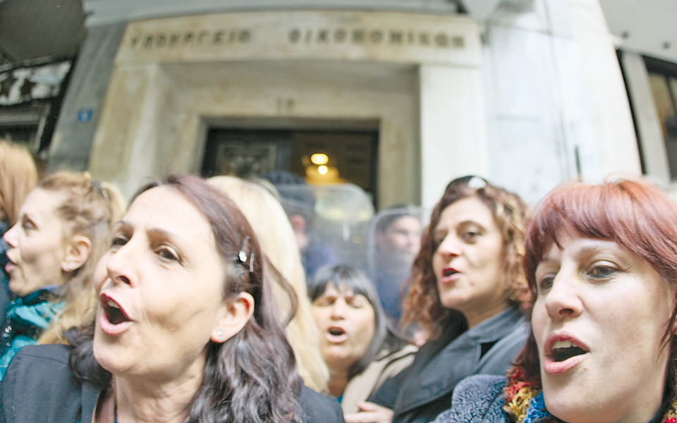 αλλόκοτα-σε-εκρηκτικό-καλντερίμι-2013271