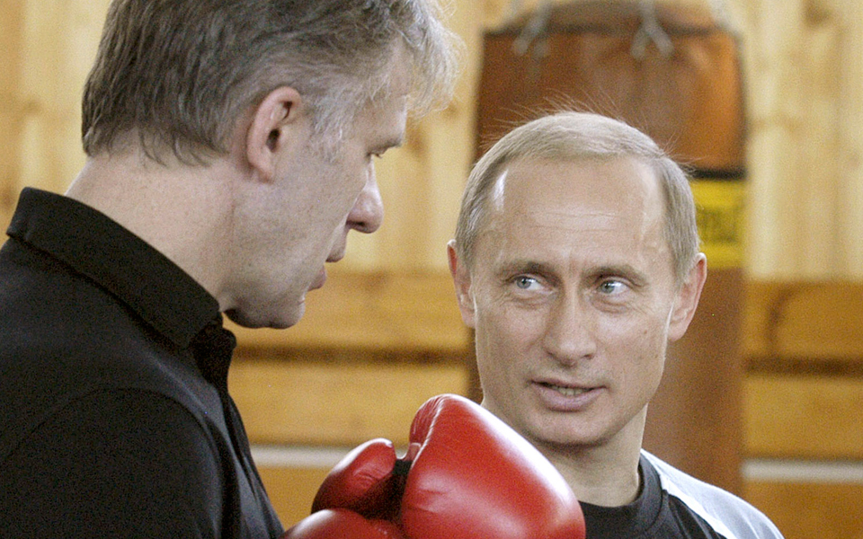 συμμαχία-πούτιν-στίβεν-σίγκαλ-για-2013943