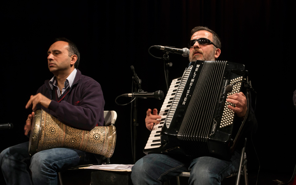 ο-τούρκος-που-έμαθε-το-ρεμπέτικο-στη-β-2012952