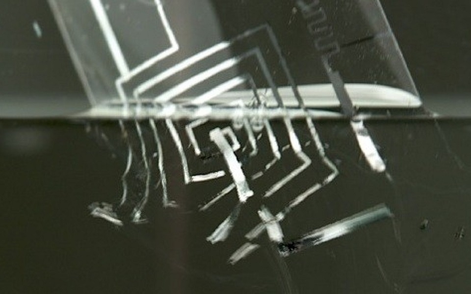 μίνι-μπαταρία-διασπάται-στον-οργανισ-2013860