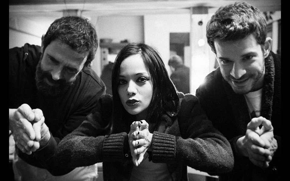 μπλούμ-στην-κωμωδία-στο-θέατρο-αργώ-2012372