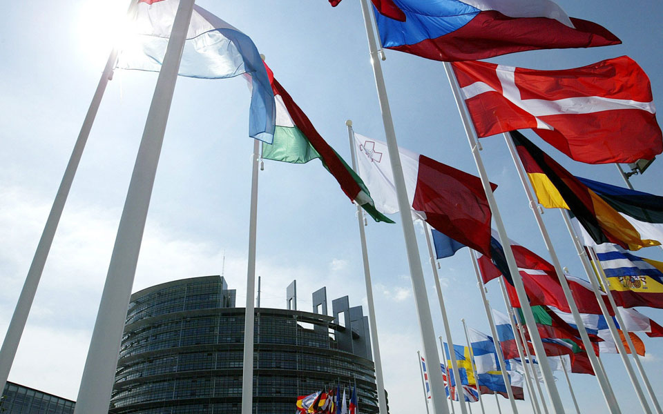 δυσαρεστημένες-οι-ελληνίδες-από-τη-λε-2011024