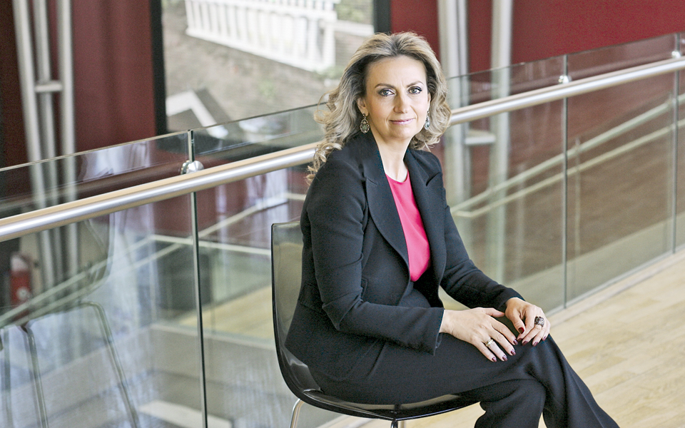 ισχυρό-χαρτί-ο-πολιτισμός-2012935