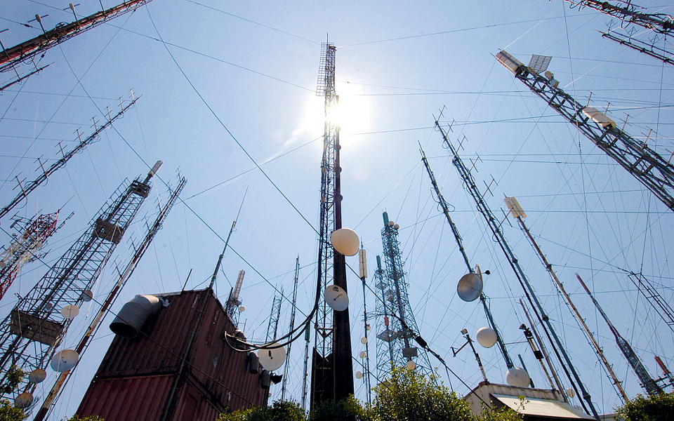 ηλεκτρομαγνητικά-πεδία-και-πιθανές-α-2014110