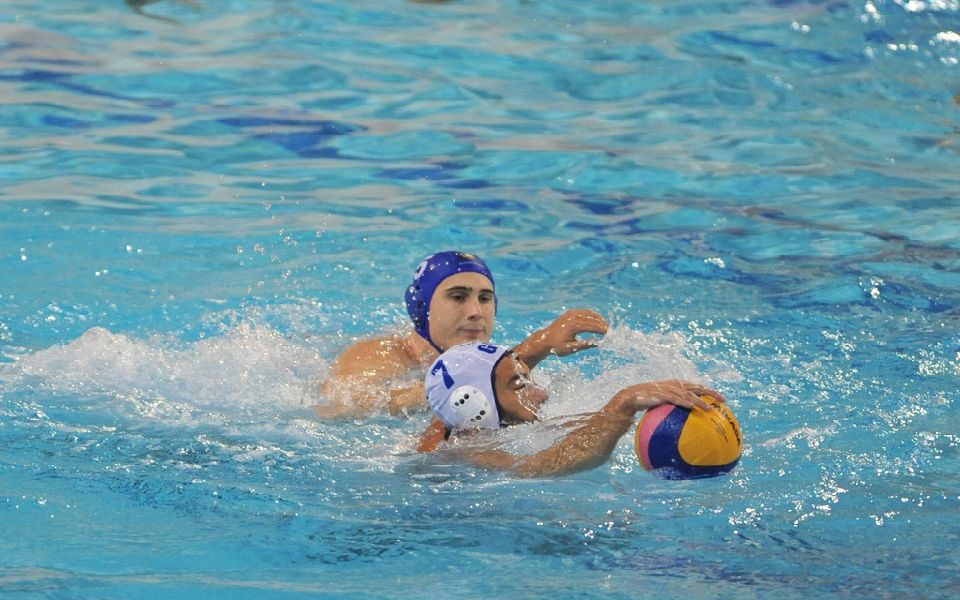 φουντώνει-η-ναυμαχία-της-παραμονής-σ-2010393