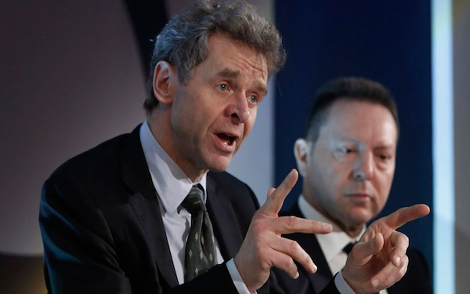 επιμένει-για-τις-απολύσεις-η-τρόικα-2011955