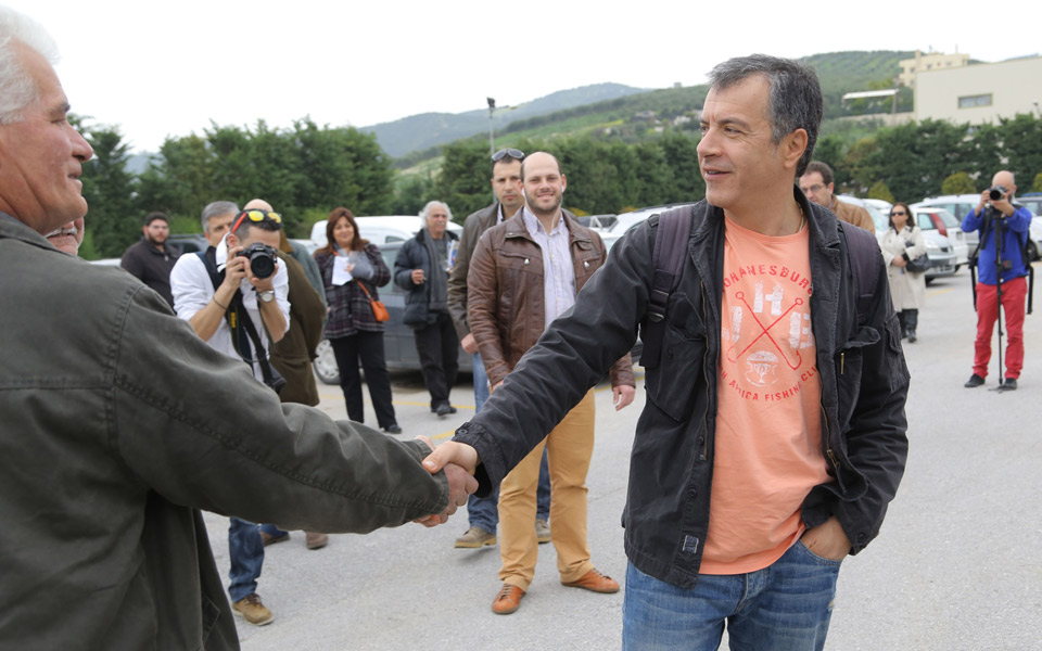 στη-δημοσιότητα-έδωσε-το-ποτάμι-τα-έ-2012606