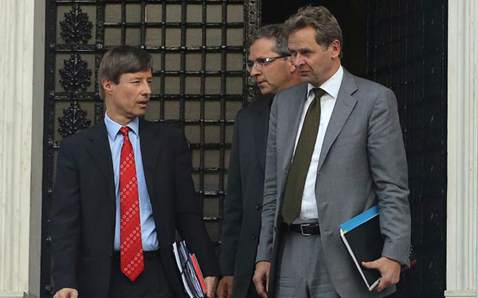 αλλεπάλληλες-συσκέψεις-με-την-τρόικα-2010484