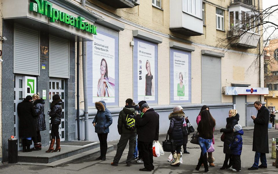 προς-επιβολή-φόρου-στους-τόκους-των-κα-2012743