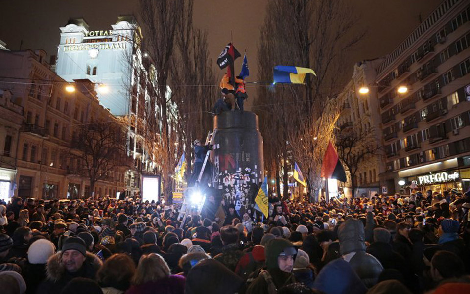 αμεση-ανάλυση-ποιοί-είναι-οι-ναζί-στην-2010976