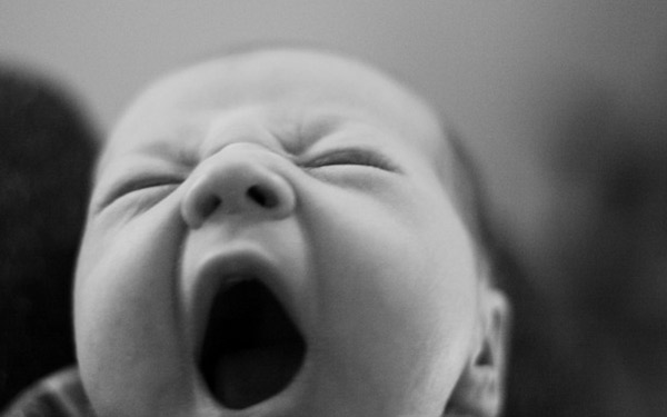 πιο-κολλητικό-το-χασμουρητό-στους-νέο-2012387