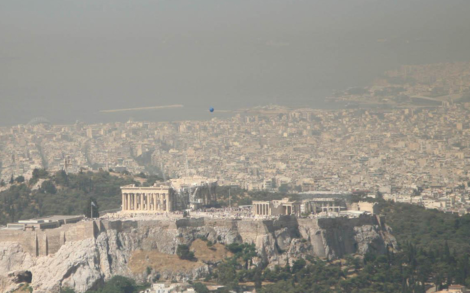 στο-κόκκινο-οι-ρύποι-μία-στις-τρεις-μ-2016907