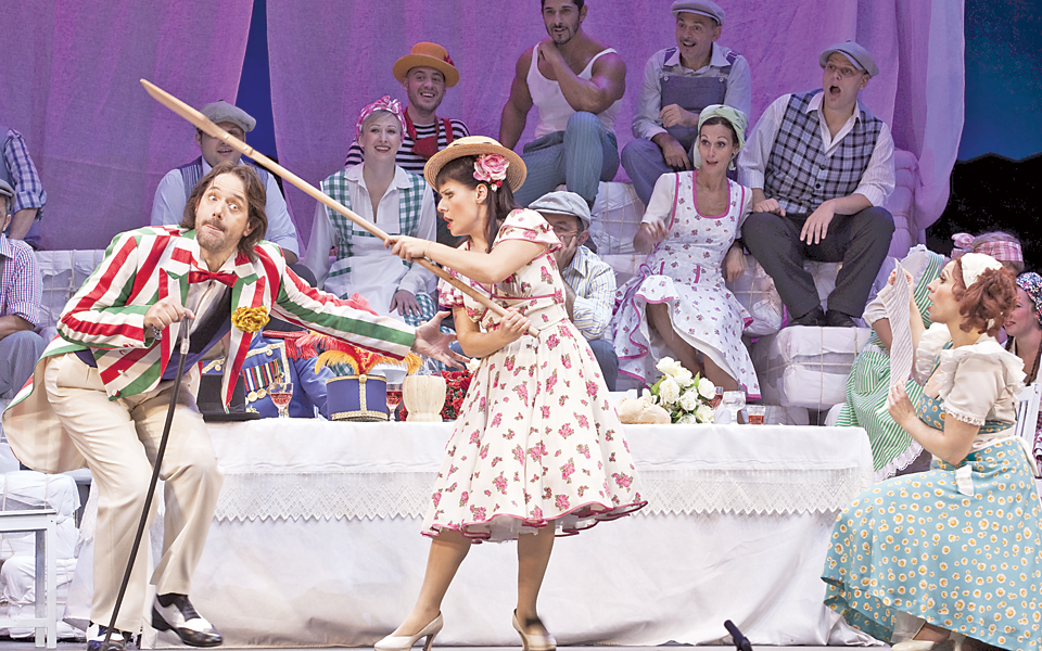 τ-αποστόλου-γίναμε-λιγότερο-σνομπ-2016747