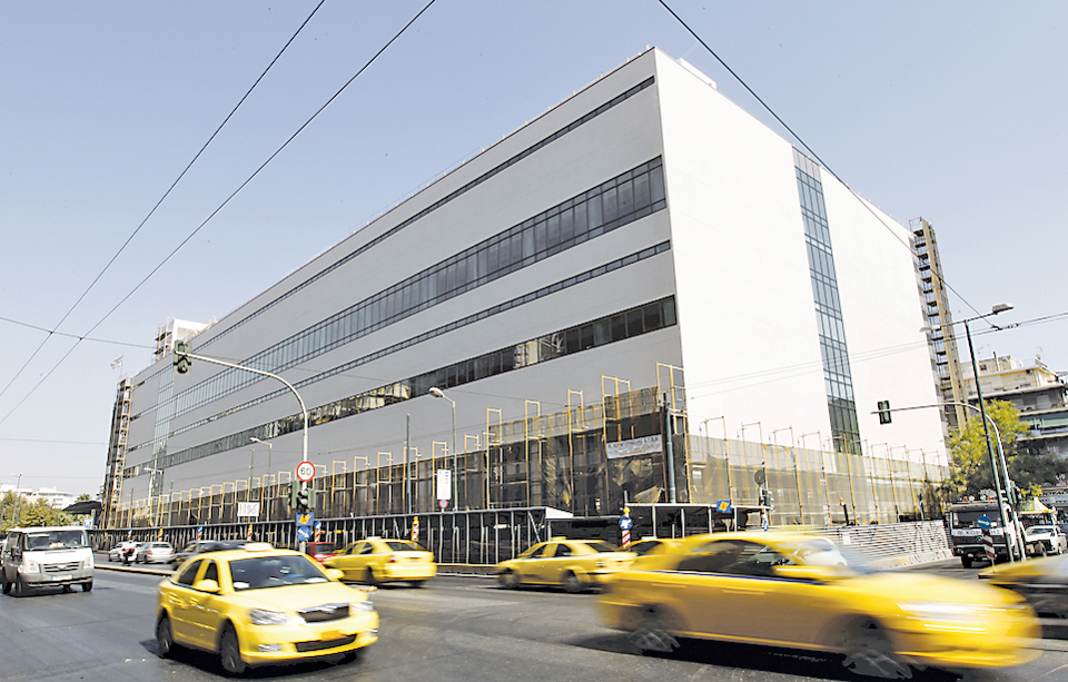 το-ιδρυμα-στ-νιάρχος-δίνει-το-φιλί-της-2018940