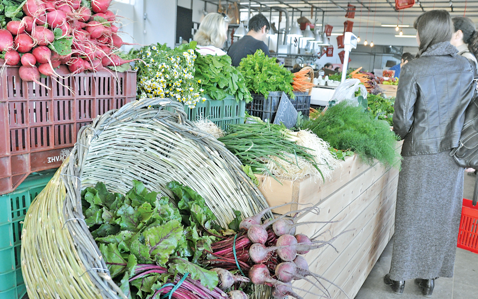 βιολογικά-προϊόντα-από-πλήθος-παραγω-2019707