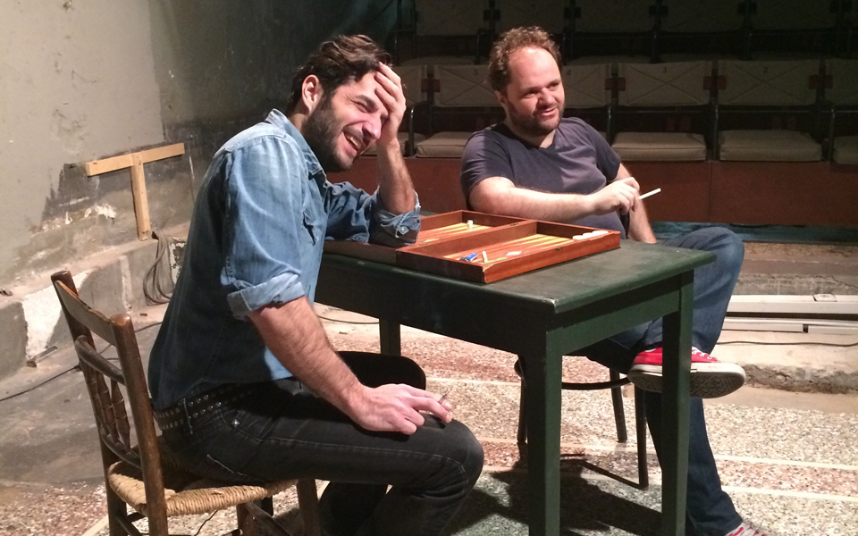 μια-παρτίδα-τάβλι-και-συζήτηση-με-τ-2019562