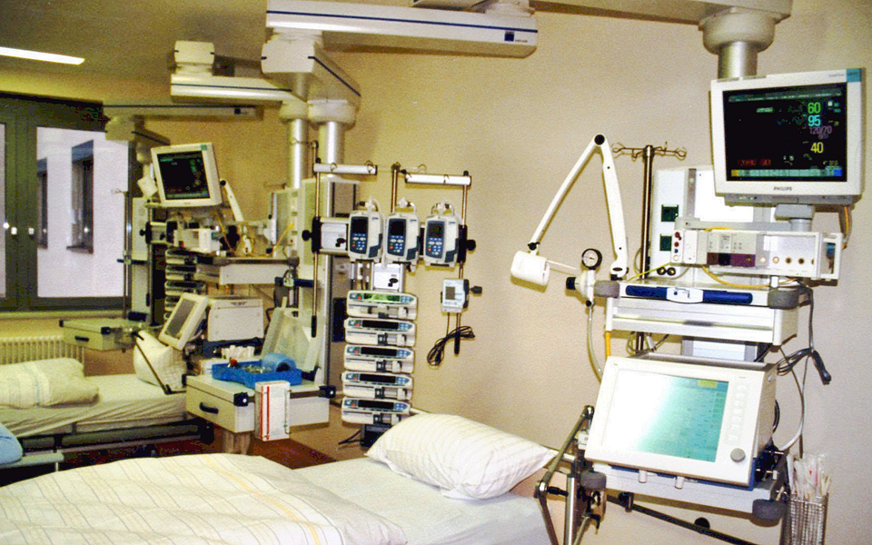 νοσοκομεία-πολεμώντας-τέρατα-με-ένα-μ-2019857