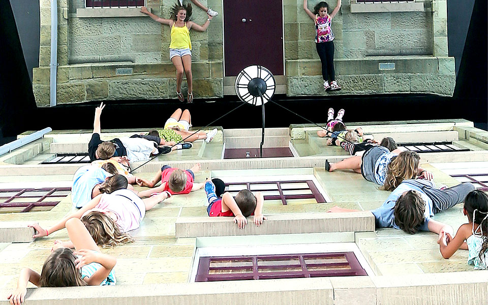 πάνω-ή-κάτω-2016326