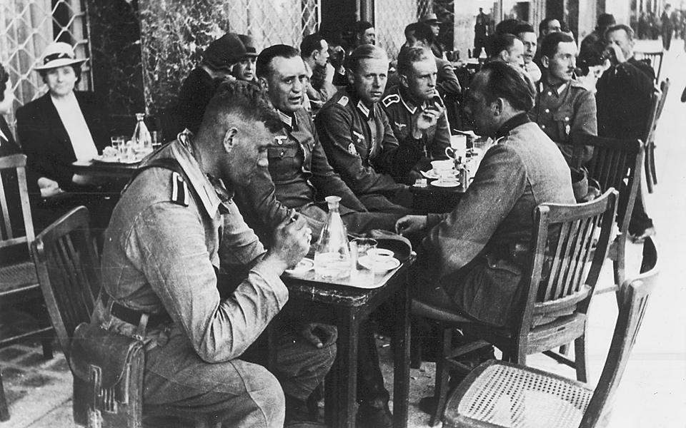 εχεις-πάντα-δύο-φωνές-στο-κεφάλι-σου-2016749