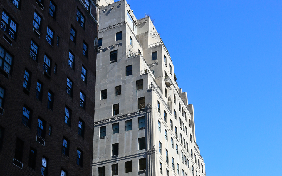 στο-σφυρί-η-γαλλική-πρεσβεία-στις-ηπα-2016972