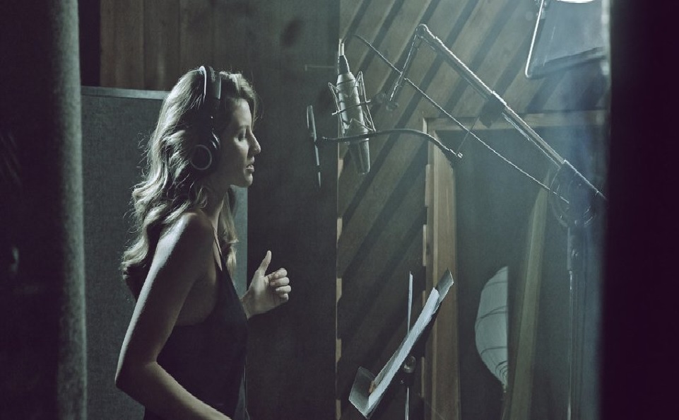 η-gisele-τραγουδάει-blondies-2019110