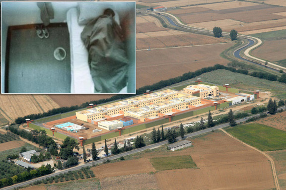 απολογούνται-15-σωφρονιστικοί-των-φυλα-2015511