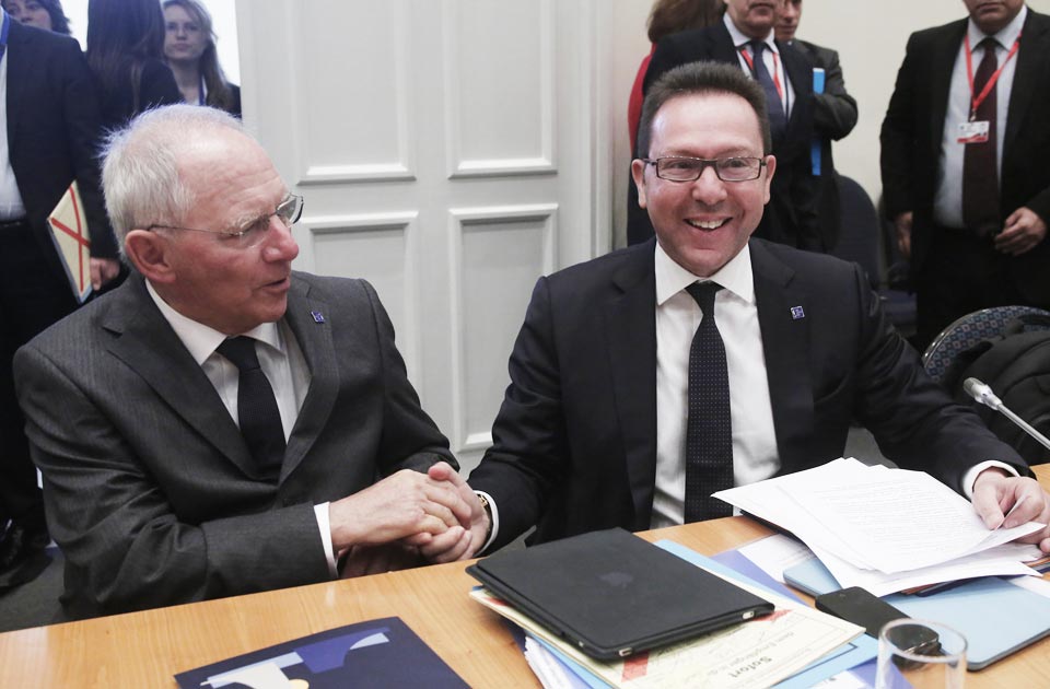 σόιμπλε-η-ελλάδα-βρίσκεται-στον-σωστό-2015040